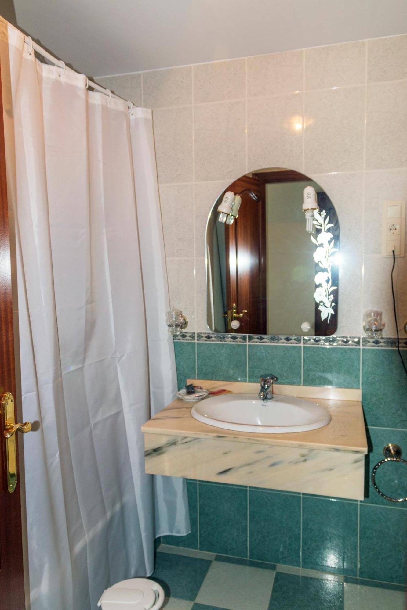 ויידנגוס דל פארמו Hotel Avenida III חדר תמונה