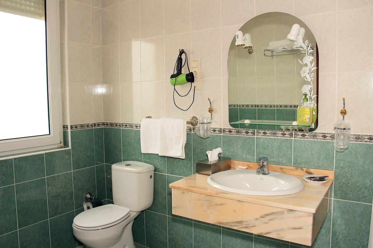 ויידנגוס דל פארמו Hotel Avenida III מראה חיצוני תמונה