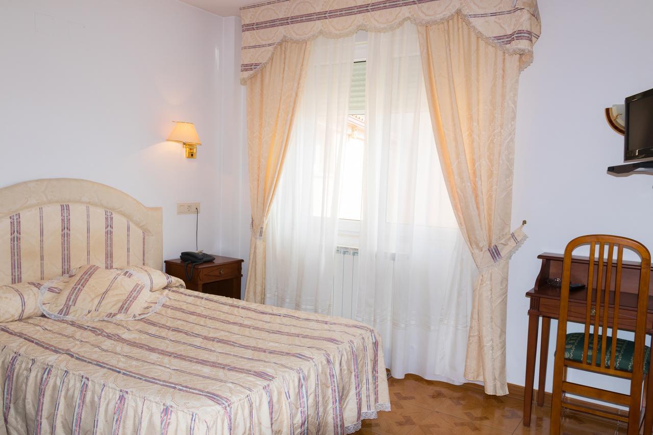 ויידנגוס דל פארמו Hotel Avenida III מראה חיצוני תמונה