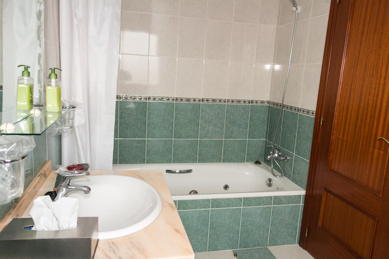 ויידנגוס דל פארמו Hotel Avenida III מראה חיצוני תמונה