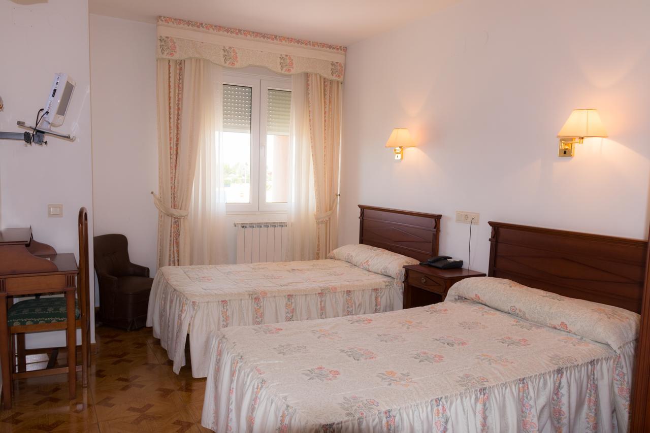 ויידנגוס דל פארמו Hotel Avenida III מראה חיצוני תמונה